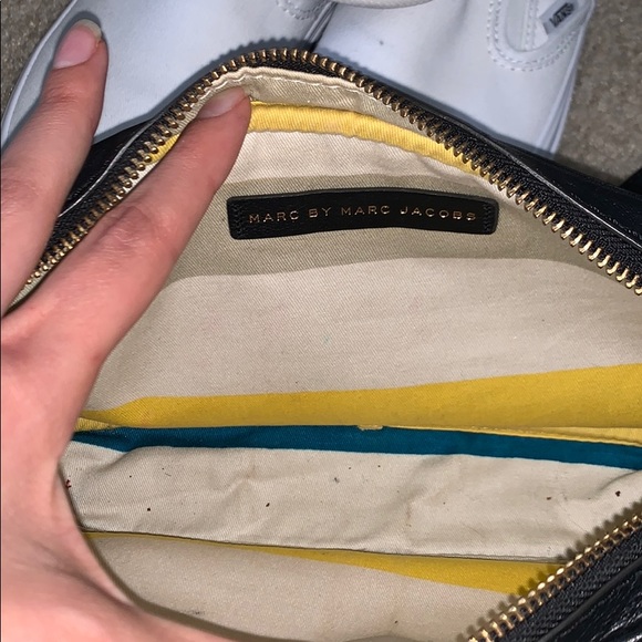 Practically new Marc Jacobs medium crossbody! - Picture 4 of 6